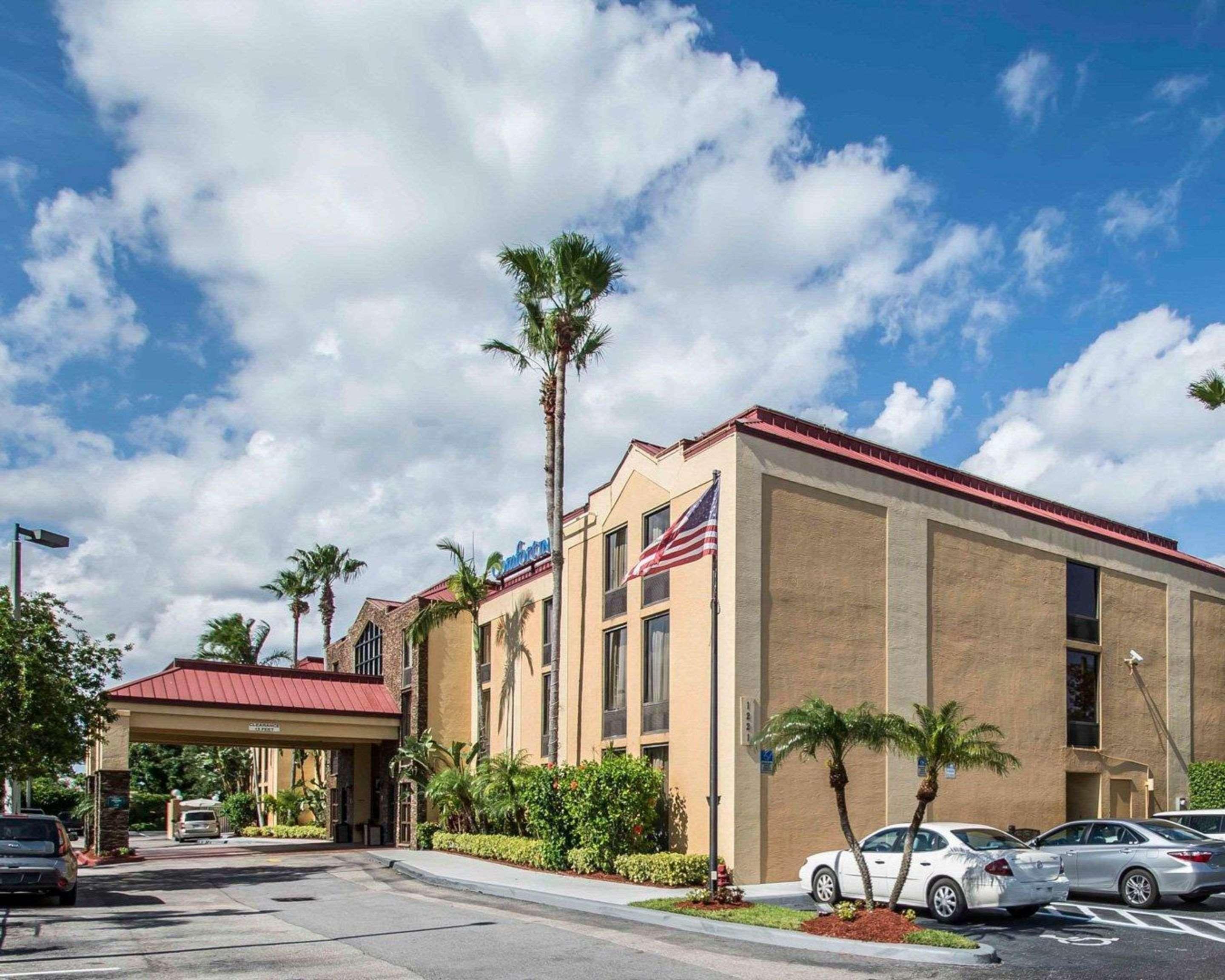 Comfort Inn & Suites Lantana - West Palm Beach South Eksteriør billede