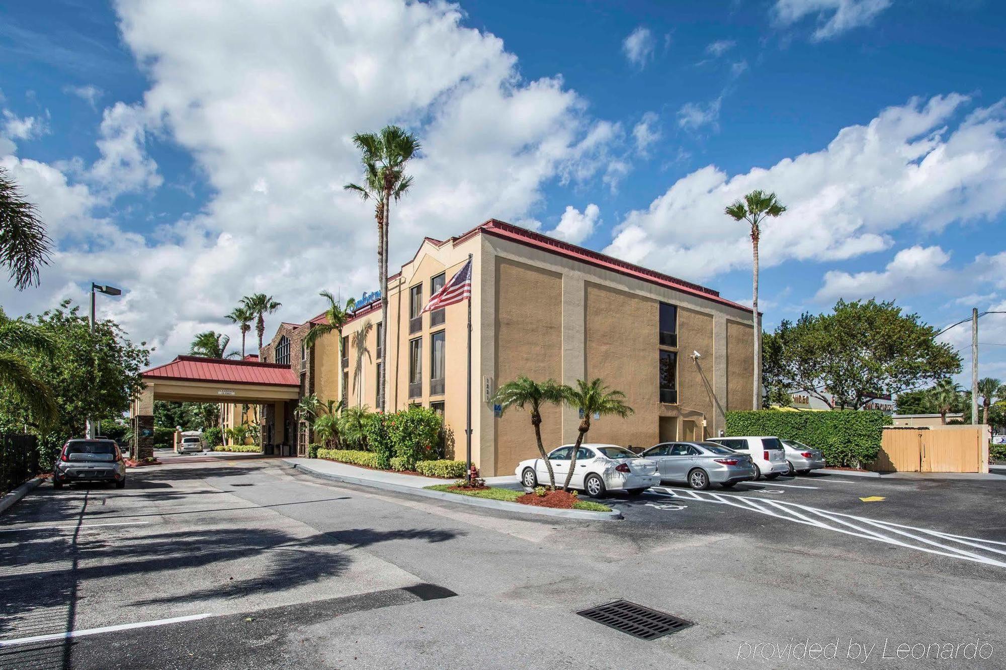 Comfort Inn & Suites Lantana - West Palm Beach South Eksteriør billede